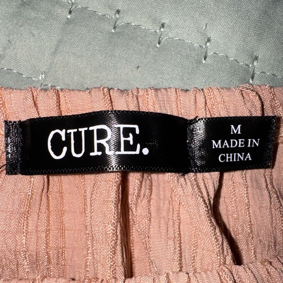 Cure Off-Shoulder puffy sleeve Blouse in Blush Pink-tan. Size Medium. EUC. - Picture 4 of 9